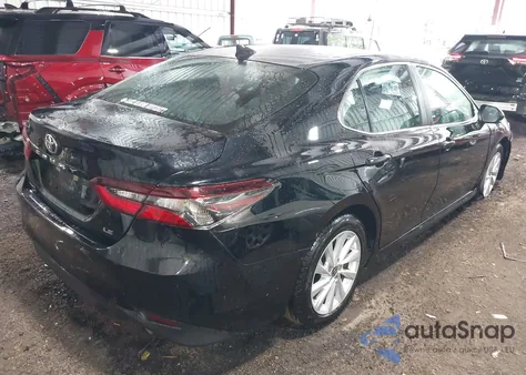 2023 Toyota Camry Le z USA, uszkodzony, nr VIN 4T1C11AKXPU743327